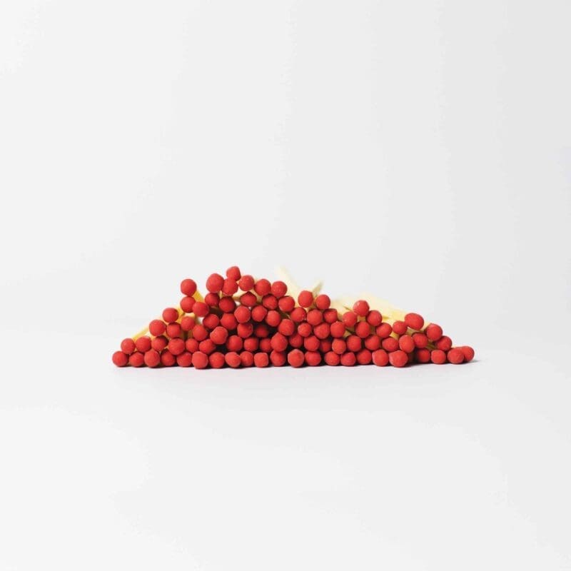 4.8 cm Red Head Wooden Matches Elegant red head wooden matches in a glass jar, stylish 4.8 cm match set for candles and fireplace, vibrant red matches as a decorative gift